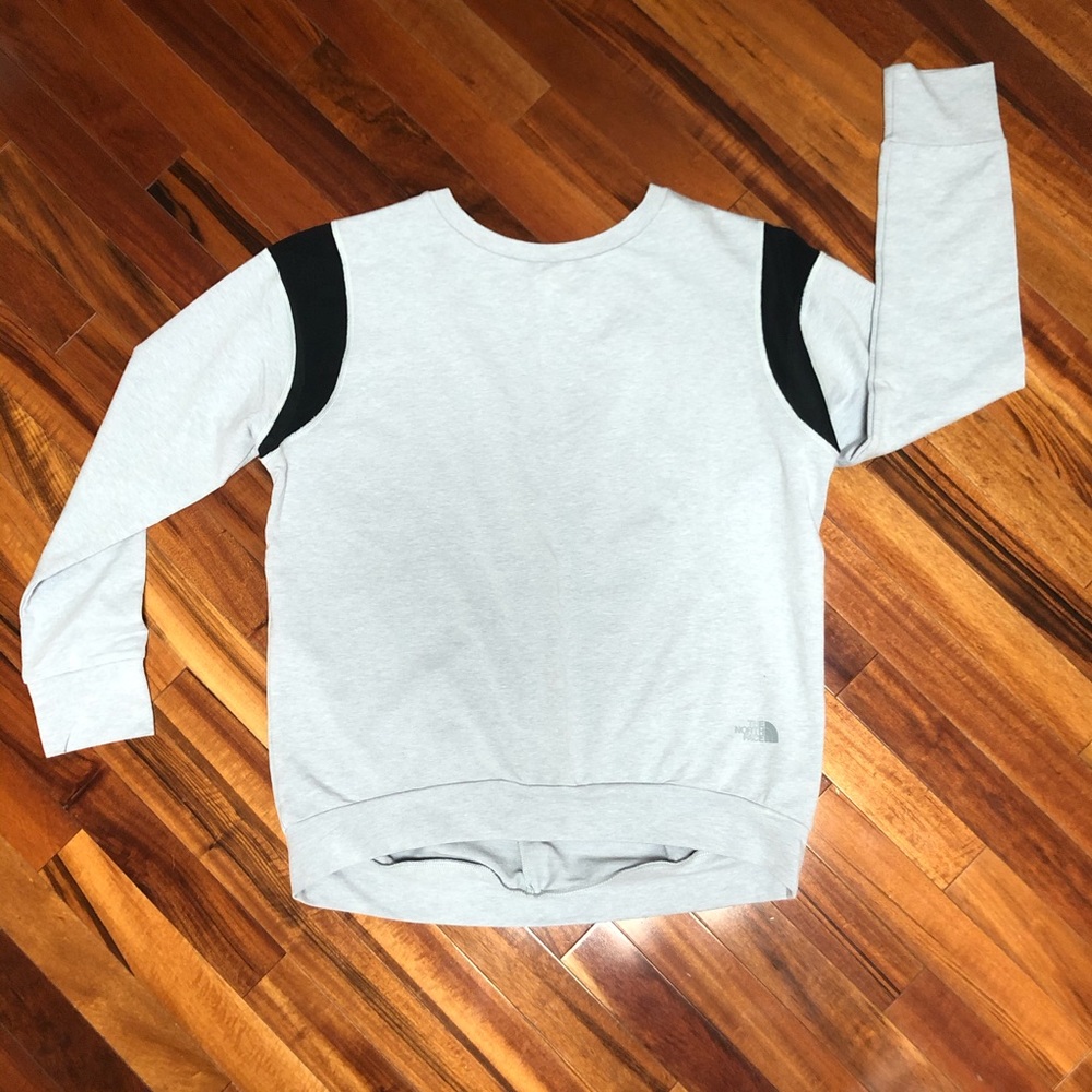 The north face women’s long sleeve top